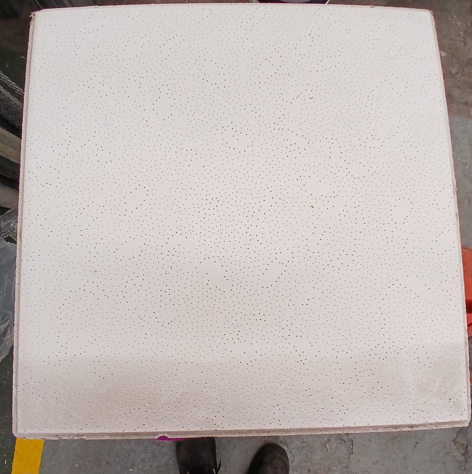 PLACA ECOMIN FILIGRAN 13 mm 610 x 610 mm - AMF (x unidad) *DISCONTNUO* - Imagen 4